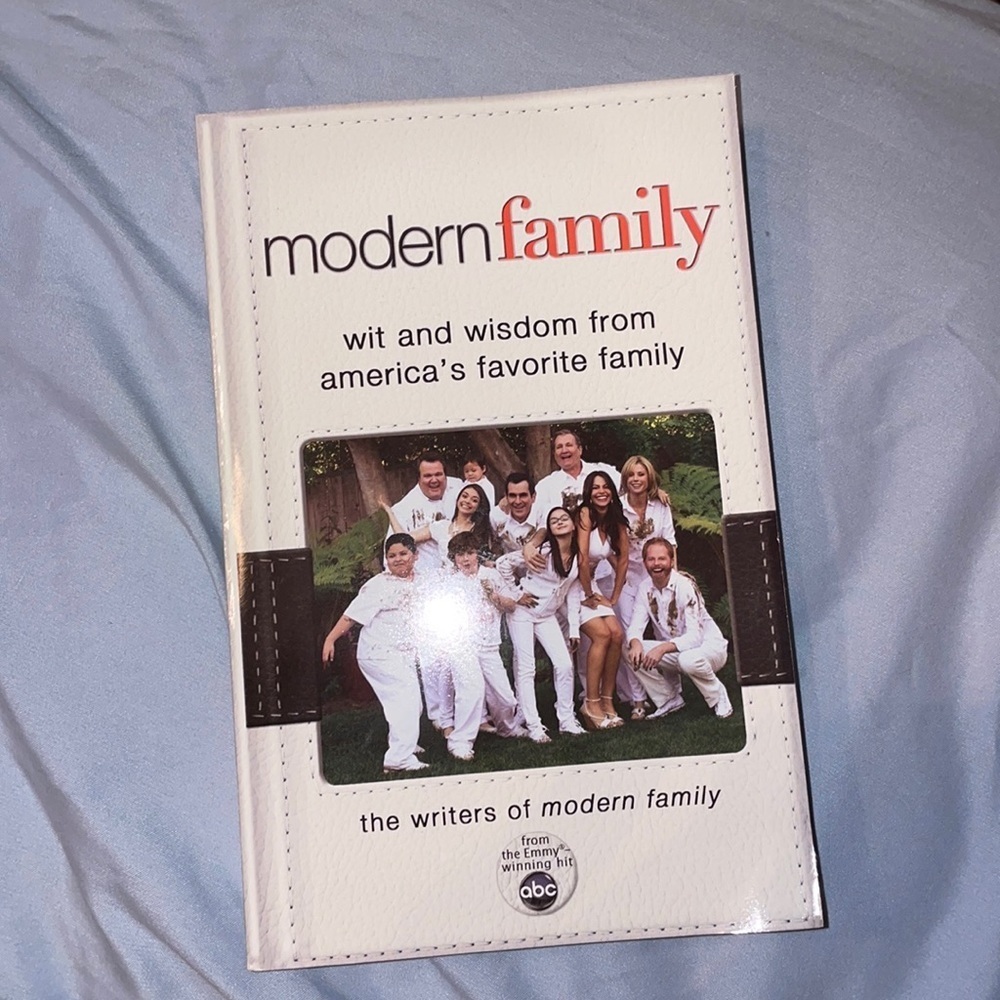 Modern family television book ABC family free form comedy funny